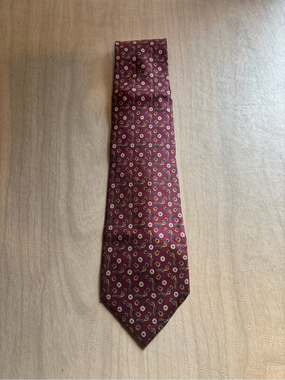 Classic Men's Burgundy Patterned Silk-Effect Tie